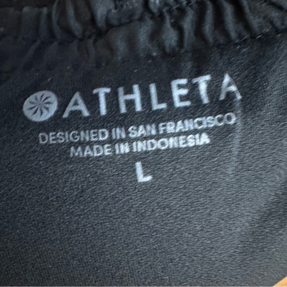 Athleta Camo Racer Running Short - Picture 4 of 9